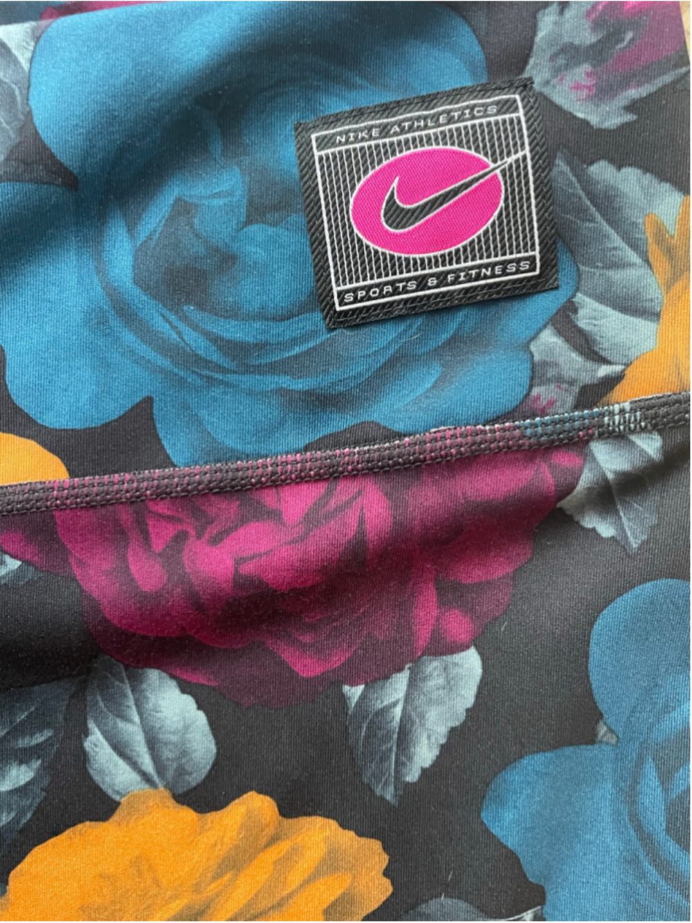 Nike One Dri-FIT 7” Bike Shorts Medium Floral Rose Print Mid Rise Activewear - Picture 4 of 5